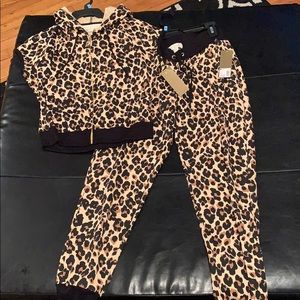 Top with hood and pants set